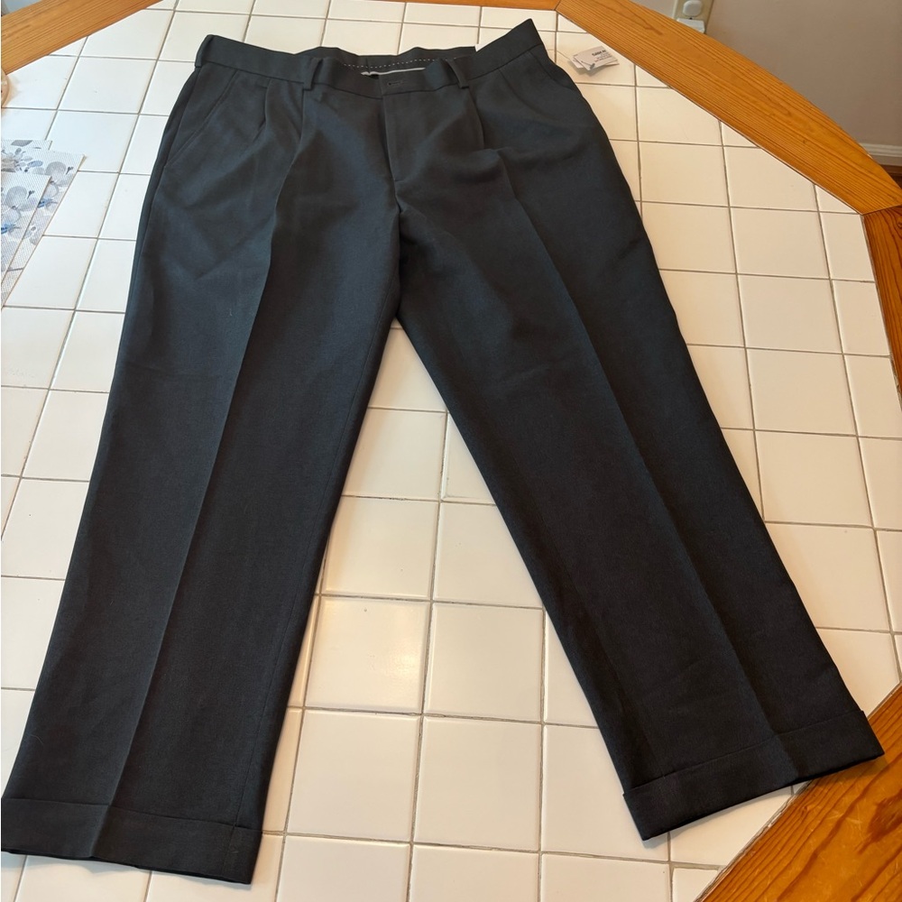 Van Heusen Men's classic fit traveler 38x29 dress dark gray pants pleat event
